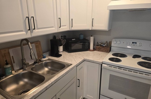 Navy Point Apartment | Charming Apartment Sleeps 4