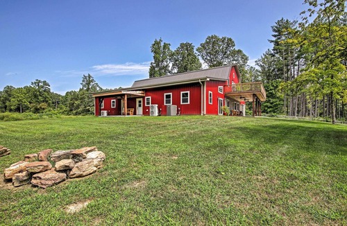 Huron Apartment | Charming Apartment w/ Great Outdoor Space!