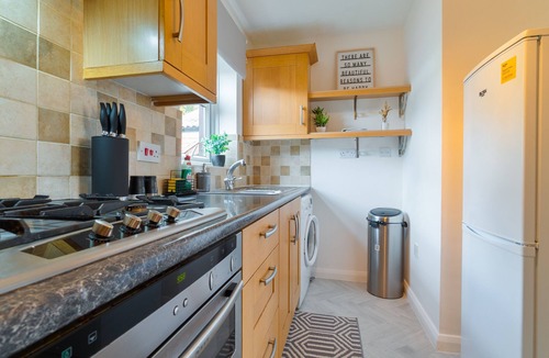 Broad Oak Condo | Charming Apartment w/Parking