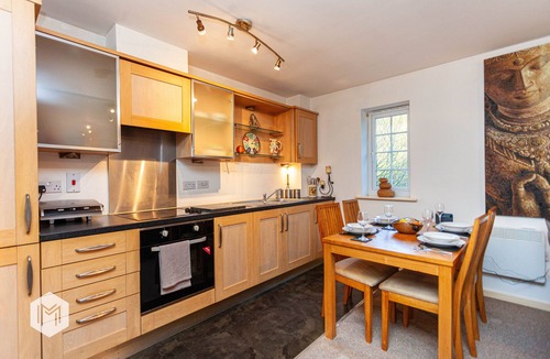 Little Lever Apartment | Charming Apartment with River Views