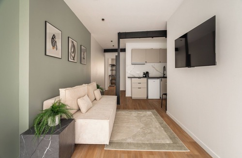 Quartier des Grandes-Carrieres Apartment | Charming apartment with AC in Paris