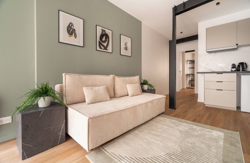 Quartier des Grandes-Carrieres Apartment | Charming apartment with AC in Paris