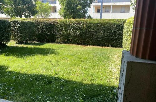 Colomiers Apartment | Charming apartment with private garden