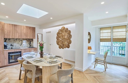 Hopital Saint-Louis Apartment | Charming apartment with AC - Canal Saint-Martin