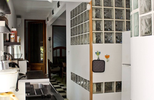 Goudargues Apartment | Charming Apartments in the Mas de Soleil (Gîte "Nostalgie")