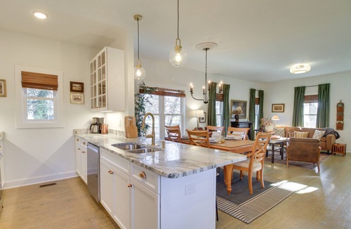 Appomattox House | Charming Appomattox Home: Half-Mi to Main Street!