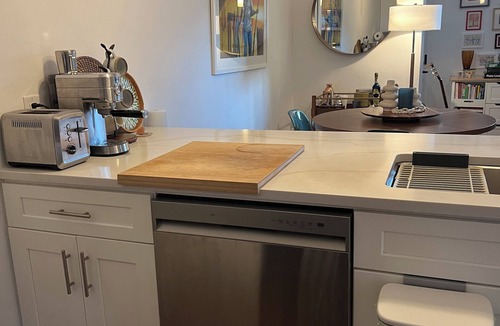 Ditmars Steinway Apartment | Charming Apt in Astoria Dirtmars.