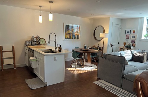 Ditmars Steinway Apartment | Charming Apt in Astoria Dirtmars.