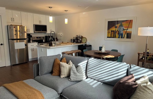 Ditmars Steinway Apartment | Charming Apt in Astoria Dirtmars.