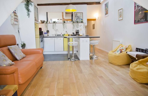 5th Arrondissement Apartment | Charming Apt Rue Mouffetard 5th