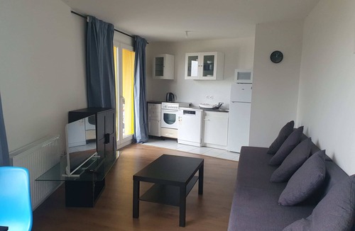 Villejuif Apartment | Charming apt with parking near Paris