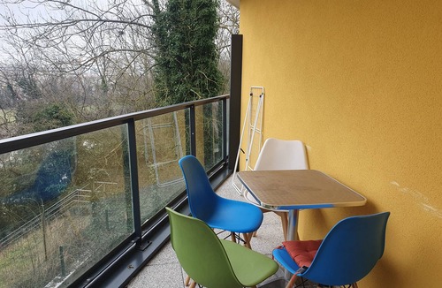 Villejuif Apartment | Charming apt with parking near Paris
