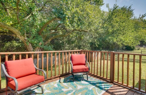 Fayetteville House | Charming Arkansas Retreat w/Deck, Near Downtown!