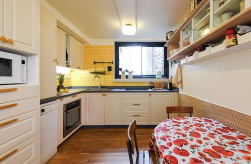 Montmartre Apartment | Charming Artist-Designed 4BR Duplex with AC in Montmartre, Paris – ARTA-V-A-S