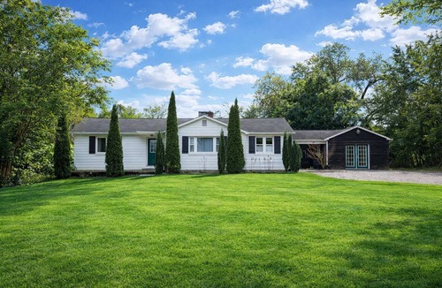 Asheville Cottage | Charming Asheville Stay- Spring Blooms, Great Location, Hot Tub, Fire Pit, Pets!