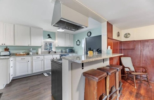 Ashley Falls House | Charming Ashley Falls Getaway