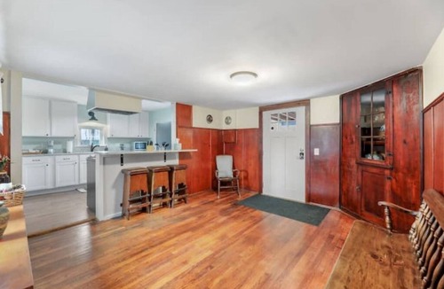 Ashley Falls House | Charming Ashley Falls Getaway