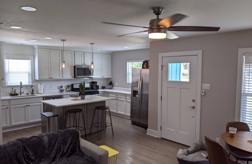 Highland House | Charming Austin bungalow, close to everything