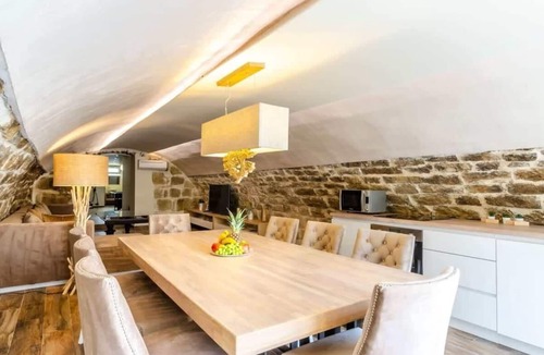 Cove Tri Zala (Zrnovo) Villa | Charming Authentic Beachfront Villa With Pool