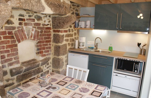 Montfarville House | Charming authentic gîte for 2, between Barfleur and St Vaast