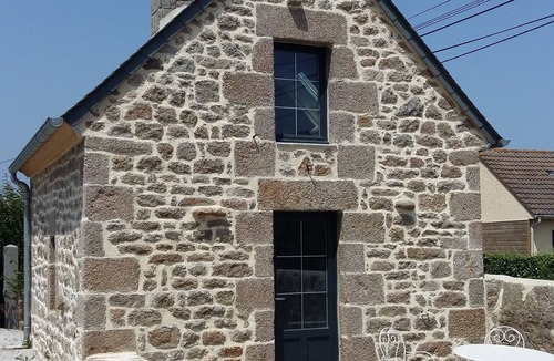 Montfarville House | Charming authentic gîte for 2, between Barfleur and St Vaast