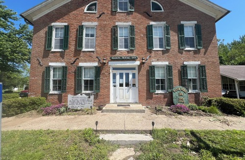 Bentonsport Bed & Breakfast | Charming B&B in Tranquil Keosauqua with WiFi, AC