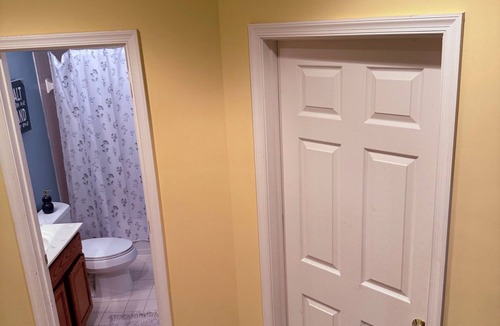 Glenarden Bed & Breakfast | Charming B&B with AC in Bowie MD