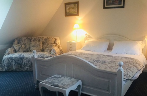 Dame-Marie-les-Bois Bed & Breakfast | Charming B&B on golf course - 15 mn from Amboise - Near EXIT 18 A10 Highway