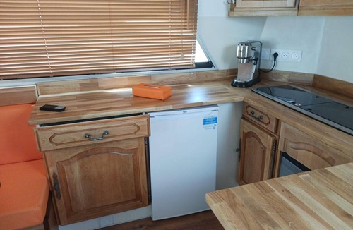 Les Halles - Valliere Apartment | Charming barge with terrace