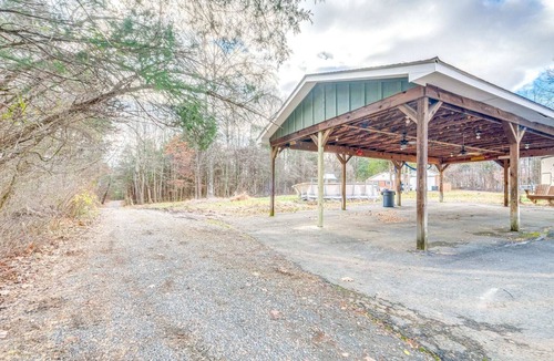 Lakeview House | Charming Barn House
