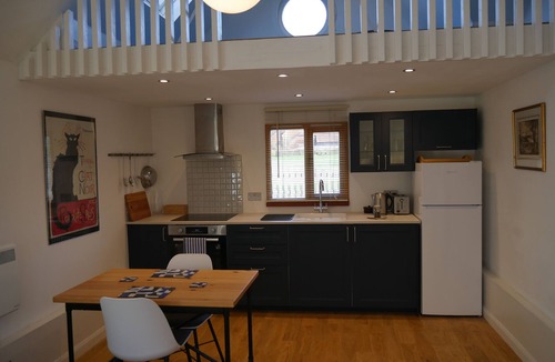 Watlington House | Charming barn situated it's own little orchard