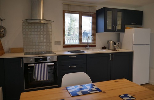 Watlington House | Charming barn situated it's own little orchard