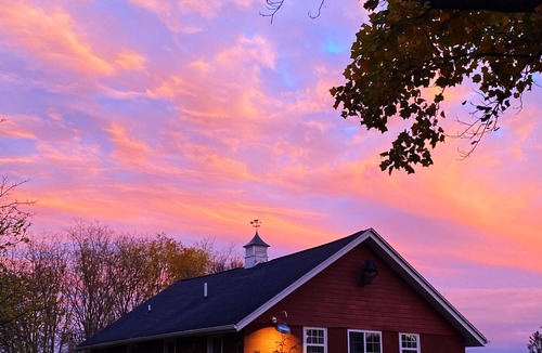 Trumansburg Apartment | Charming Barn Studio - Sleeps 4