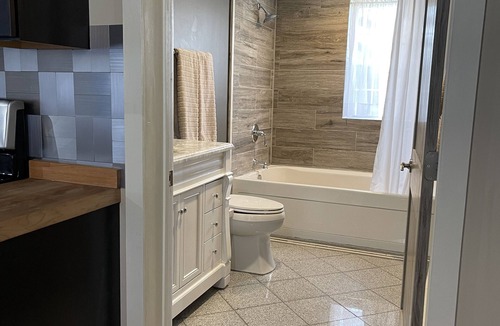 Trumansburg Apartment | Charming Barn Studio - Sleeps 4