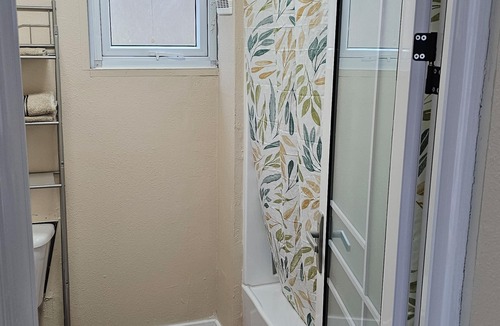 Carrolls House | Charming barn with AC and WiFi in superb Kelso