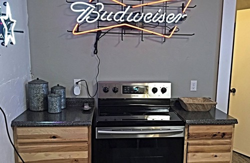 Lubbock House | Charming barndo in terrific Lubbock with WiFi, AC