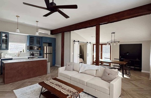 Lanesville House | Charming barnyard near Hunter