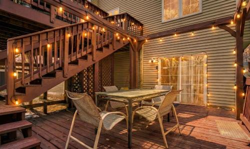North Saint Paul Apartment | Charming Basement Stay with Workspace AC & Fire Pit