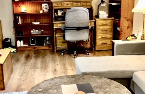 Peterborough Apartment | CHARMING BASEMENT APARTMENT MINUTES FROM DOWNTOWN, LITTLE LAKE, AND AMENITIES