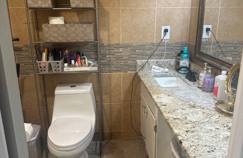 South Kansas City House | Charming basement Room 1-bedroom house with AC in Kansas City
