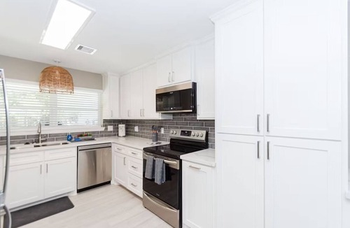 Clear Lake Shores House | Charming Bay Breeze Escape