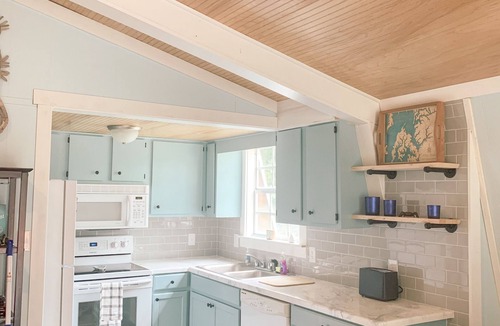 Tranquil Harbour House | Charming Beach Bungalow in the Heart of it All - No Pet Fee!