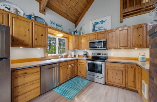 Rockaway Beach Cottage | Charming Beach Cabin *Close Beach Access*