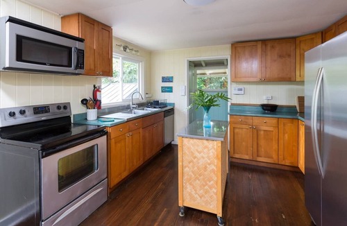 Kuau Cottage | Charming Beach Cottage by Mama's Beach