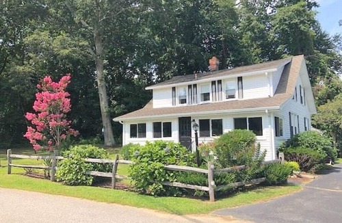 Old Lyme Cabin | Charming Beach Cottage