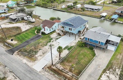 Rockport House | Charming beach cottage in Rockport - Bobby's Landing