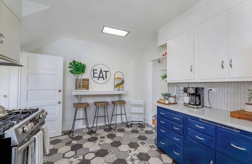 Atlantic City House | Charming Beach Haven 5BR w Private Parking, 2 BLKs to Beach!
