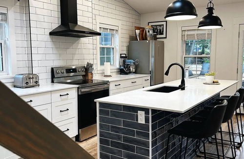 Crystal Beach Cottage | Charming Beach House Minutes From Beach