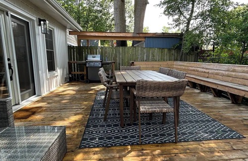 Crystal Beach Cottage | Charming Beach House Minutes From Beach