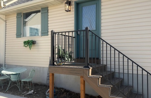 Farmington Cottage | Charming Beach-Themed Cottage LAGOON, Skiing & Western Sports Park